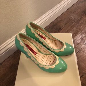 B.A.I.T mint scalloped heels